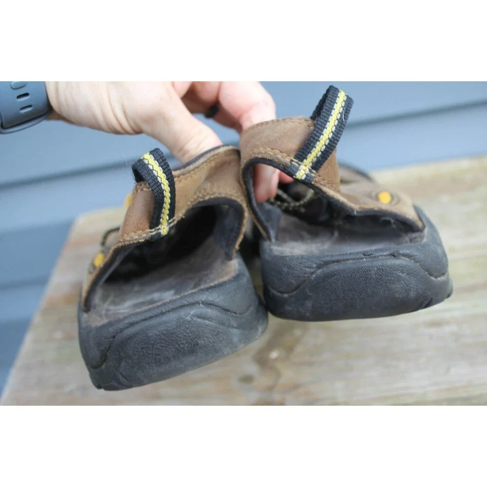 KEEN Very Nice Sandals Mens/Womens Sz 9 Brown Leather Fisherman Outdoor Hiking